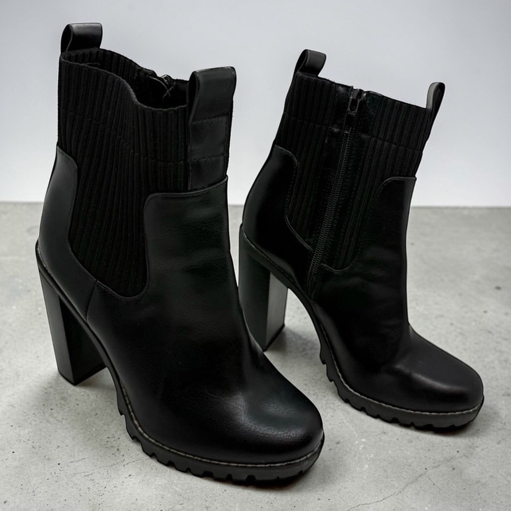 BCBGeneration Prali Faux Leather Lug Sole Chelsea Booties Black size‎ 8.5